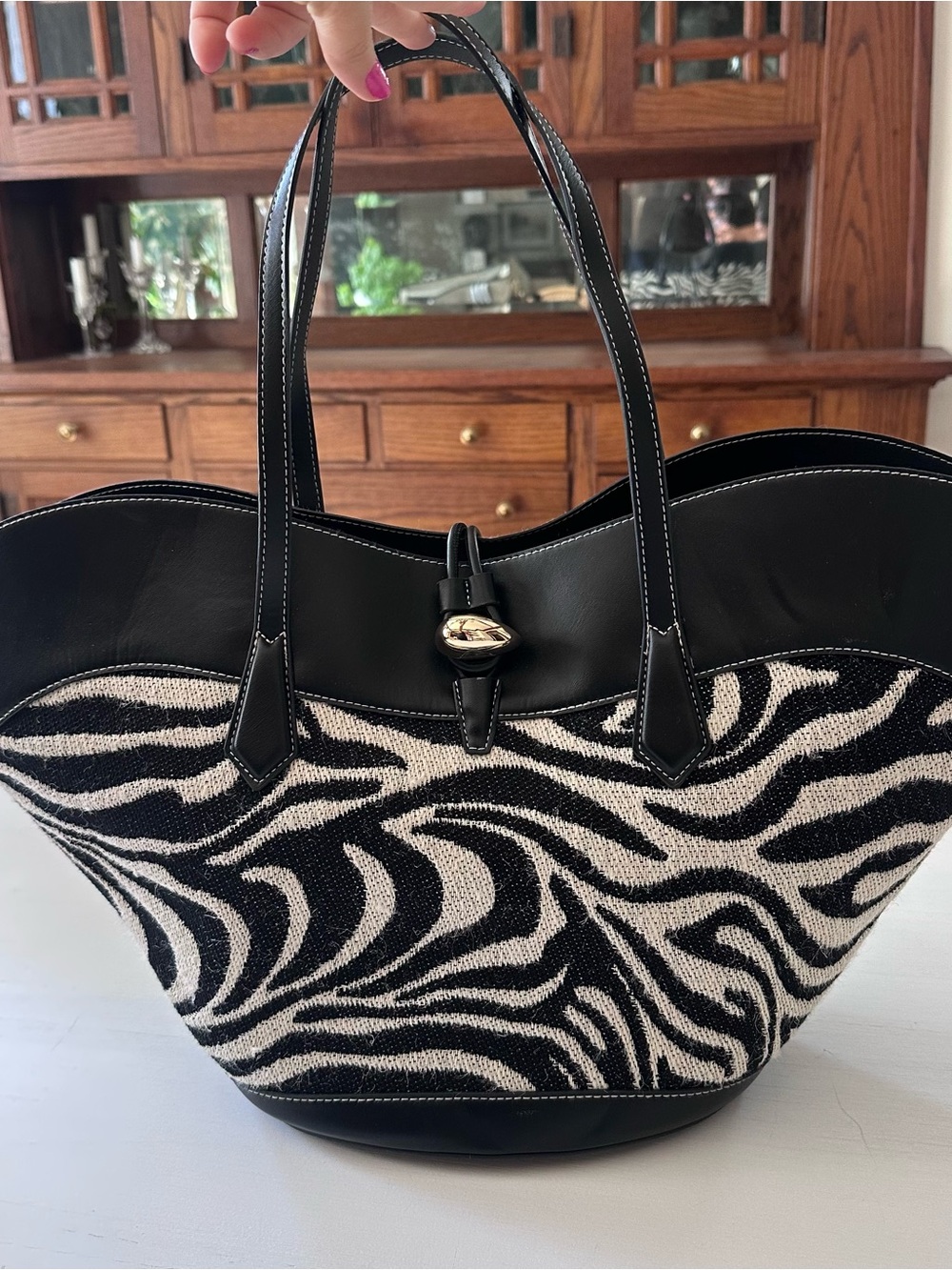 H&M Zebra Shopper - Picture 2 of 16